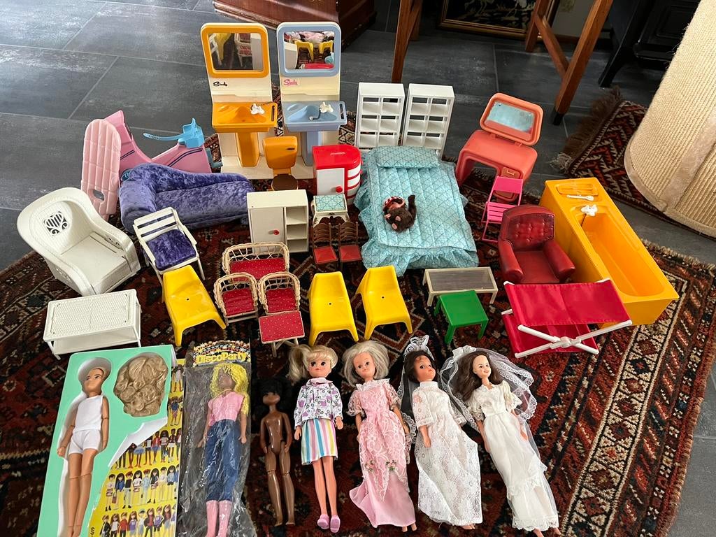 Barbie Mattel Sindy Fleur meubels poppen verzameling, Ophalen of Verzenden, Zo goed als nieuw, Accessoires