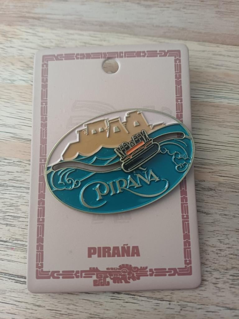 Efteling Piraña Pin - Nieuw op kaart, Verzamelen, Efteling, Ophalen of Verzenden, Nieuw