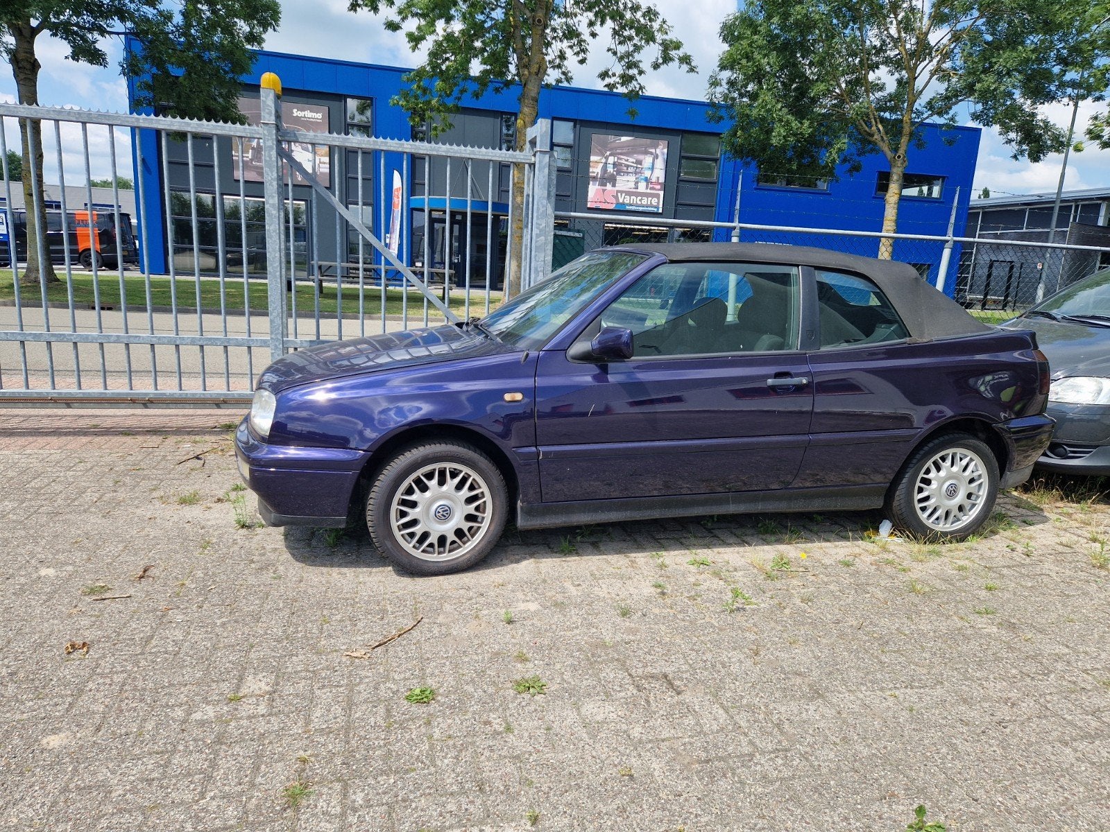 Volkswagen Golf 1.8 Cabriolet 66KW E2 1996 Blauw, Auto's, Voorwielaandrijving, 4 cilinders, Cabriolet, Blauw