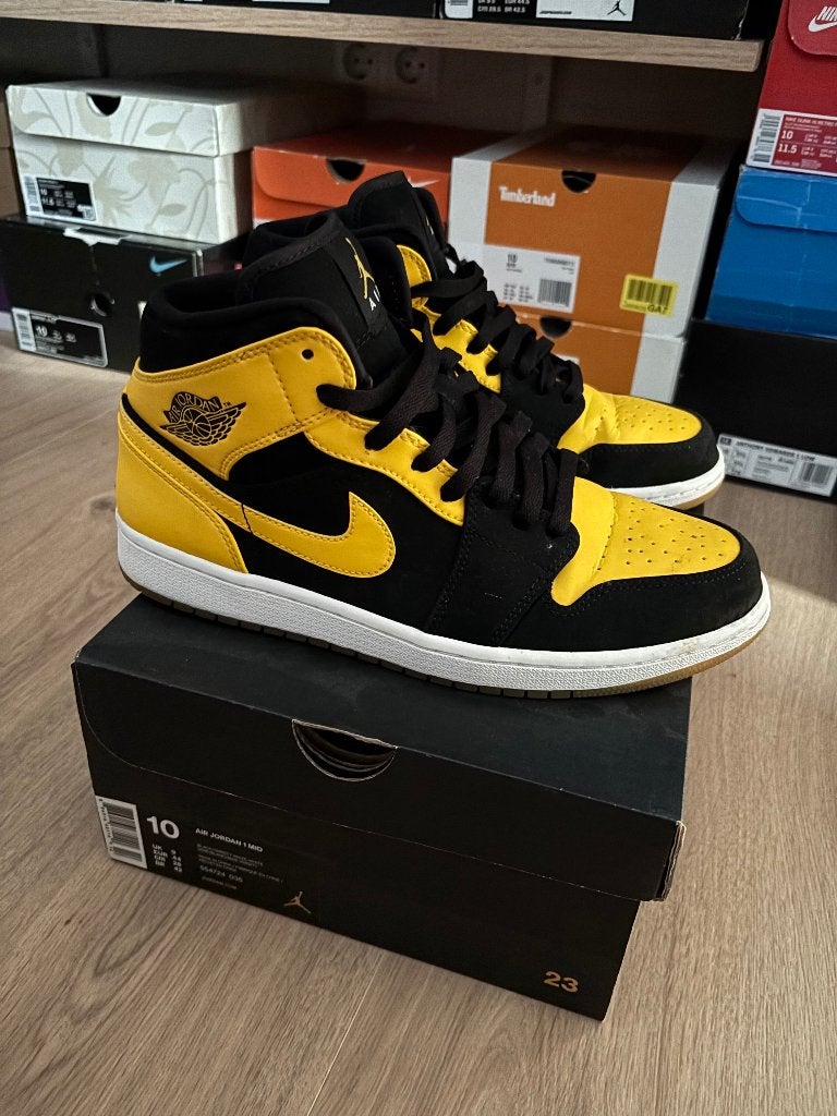 Air Jordan 1 New love EU44 / US10, Ophalen, Zwart, Jordan, Sneakers of Gympen