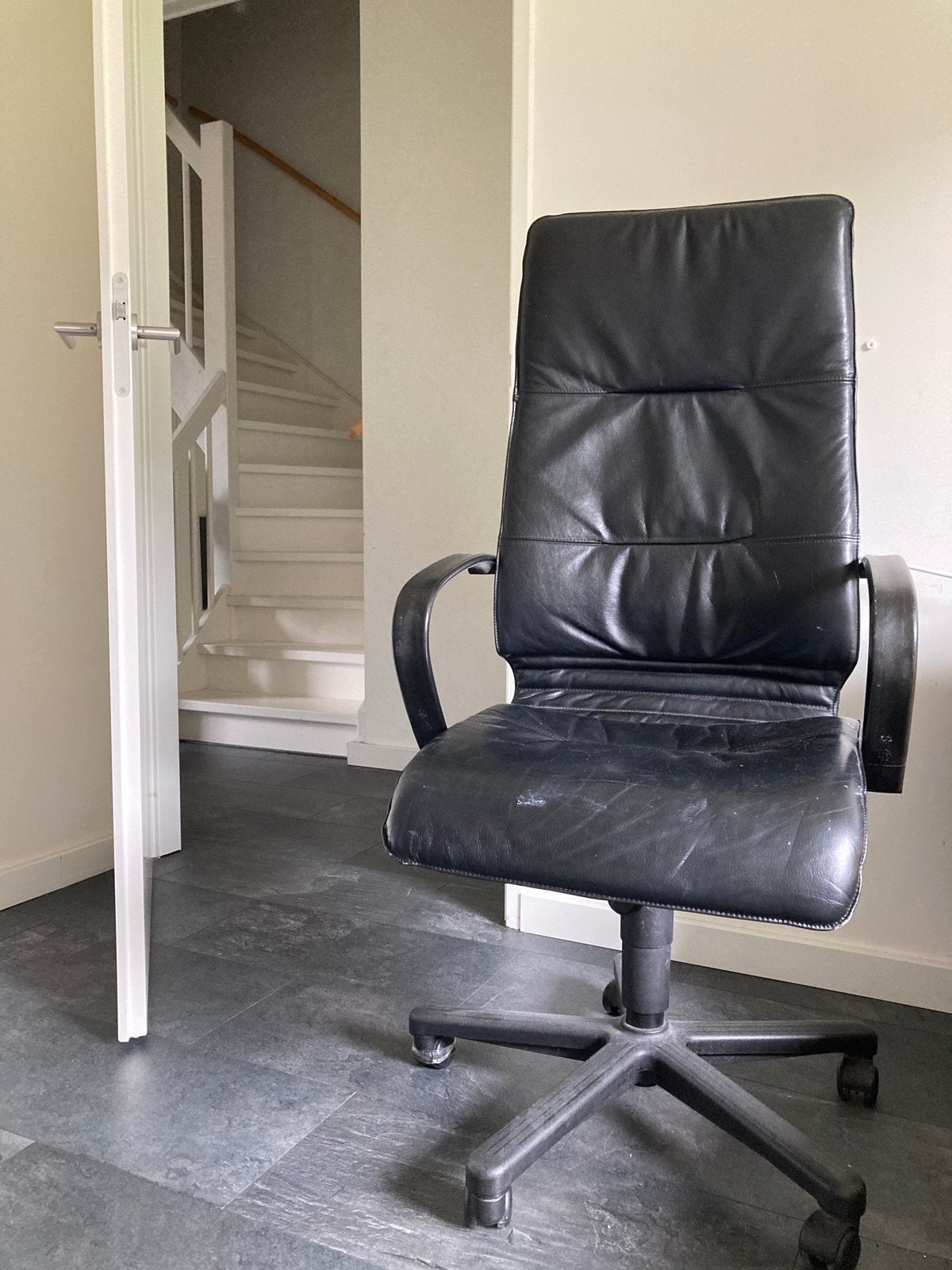 Bureaustoel met hoge leuning, Ophalen, Zo goed als nieuw, Zwart