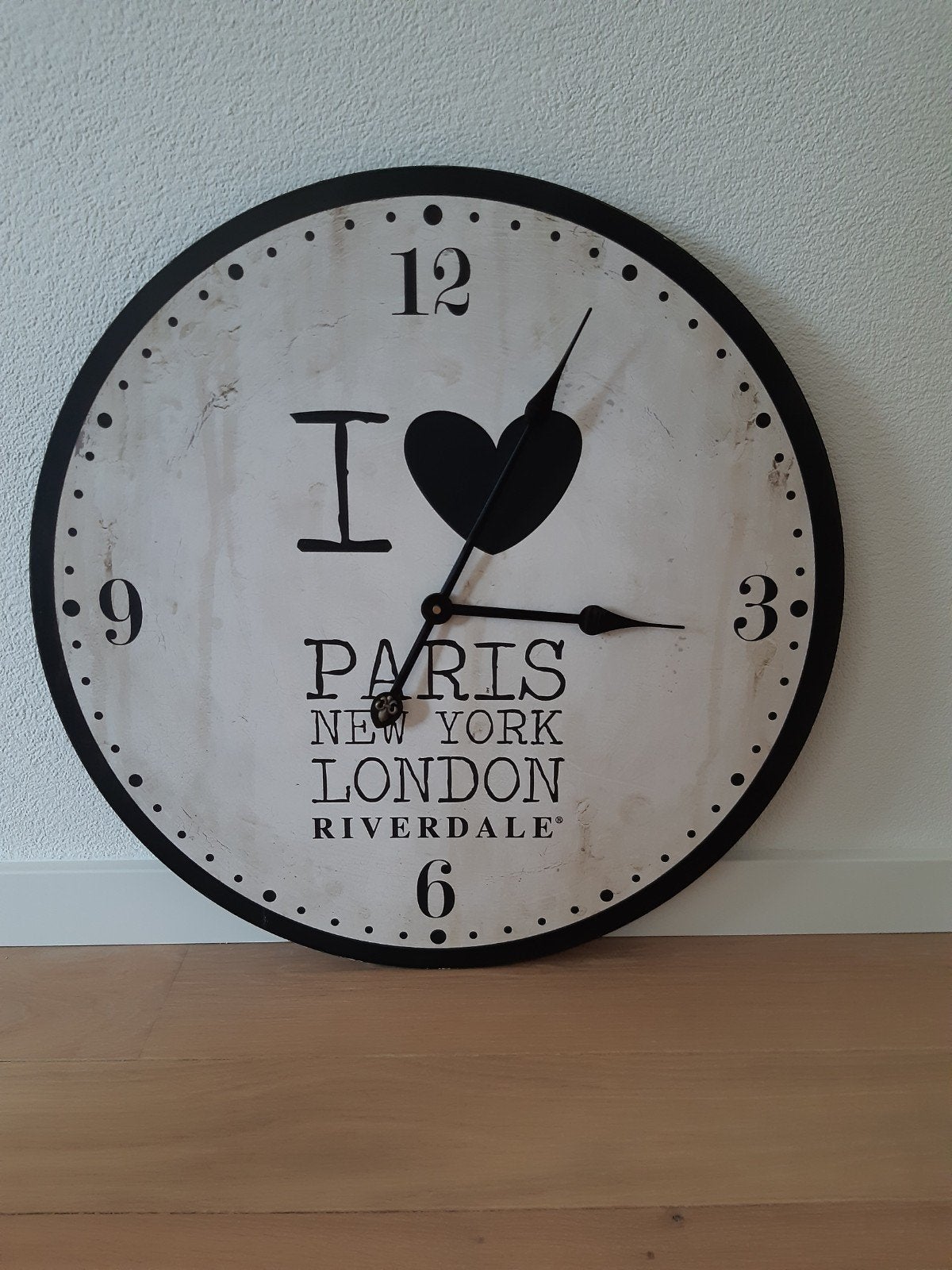 Klok Riverdale, Ophalen of Verzenden, Zo goed als nieuw, Wandklok