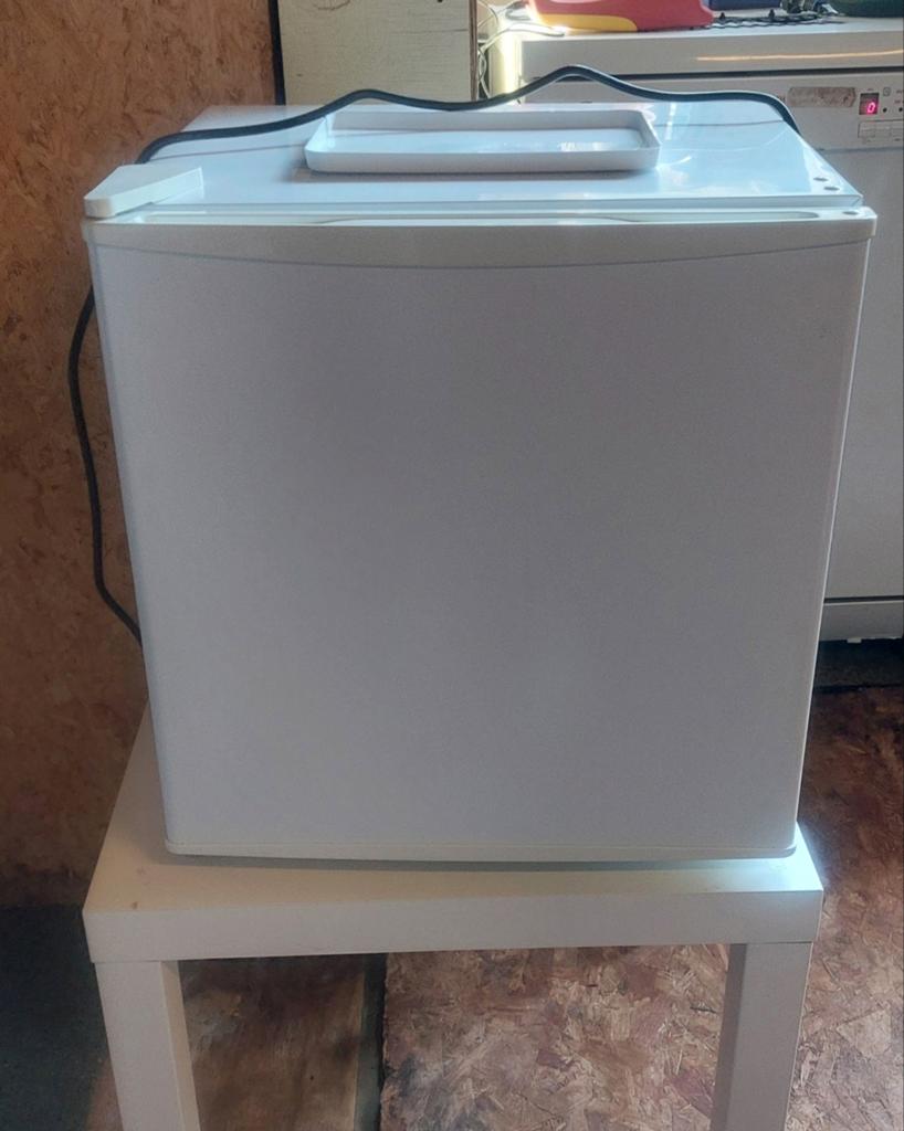 Camping  kamerbewoners compressor koelkast ,fluisterstil.220, Witgoed en Apparatuur, Ophalen