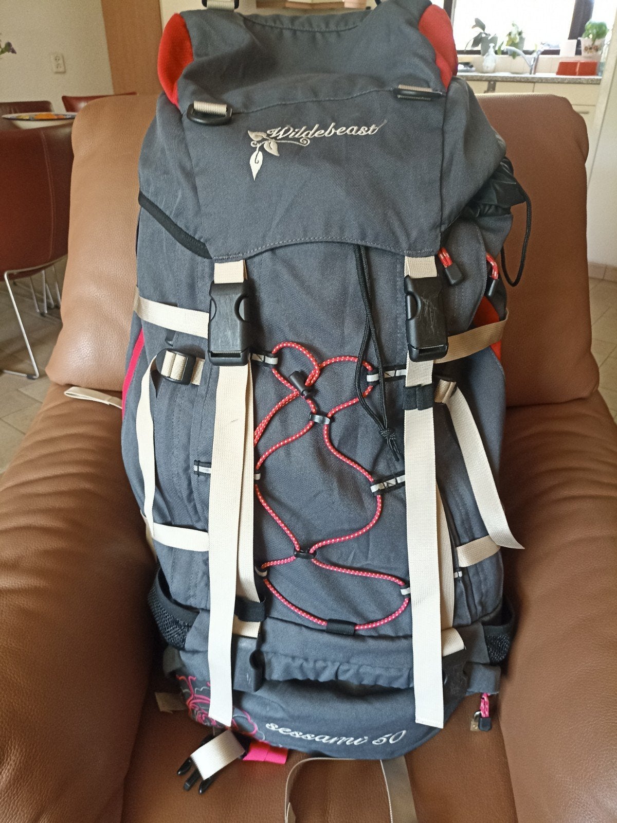 Wildebeast Sessami 50 Trekking Rugzak Grijs met Roze Accente, Ophalen of Verzenden, Rugzak