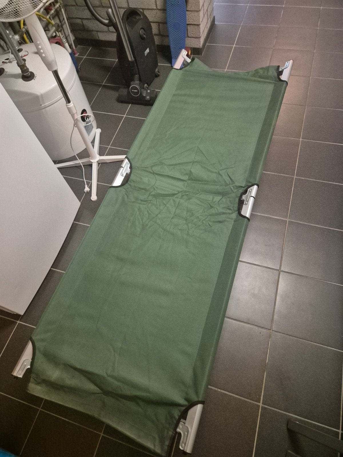 stretcher / opvouwbaar veld/vis bedje, Ophalen, Zo goed als nieuw, Inklapbaar