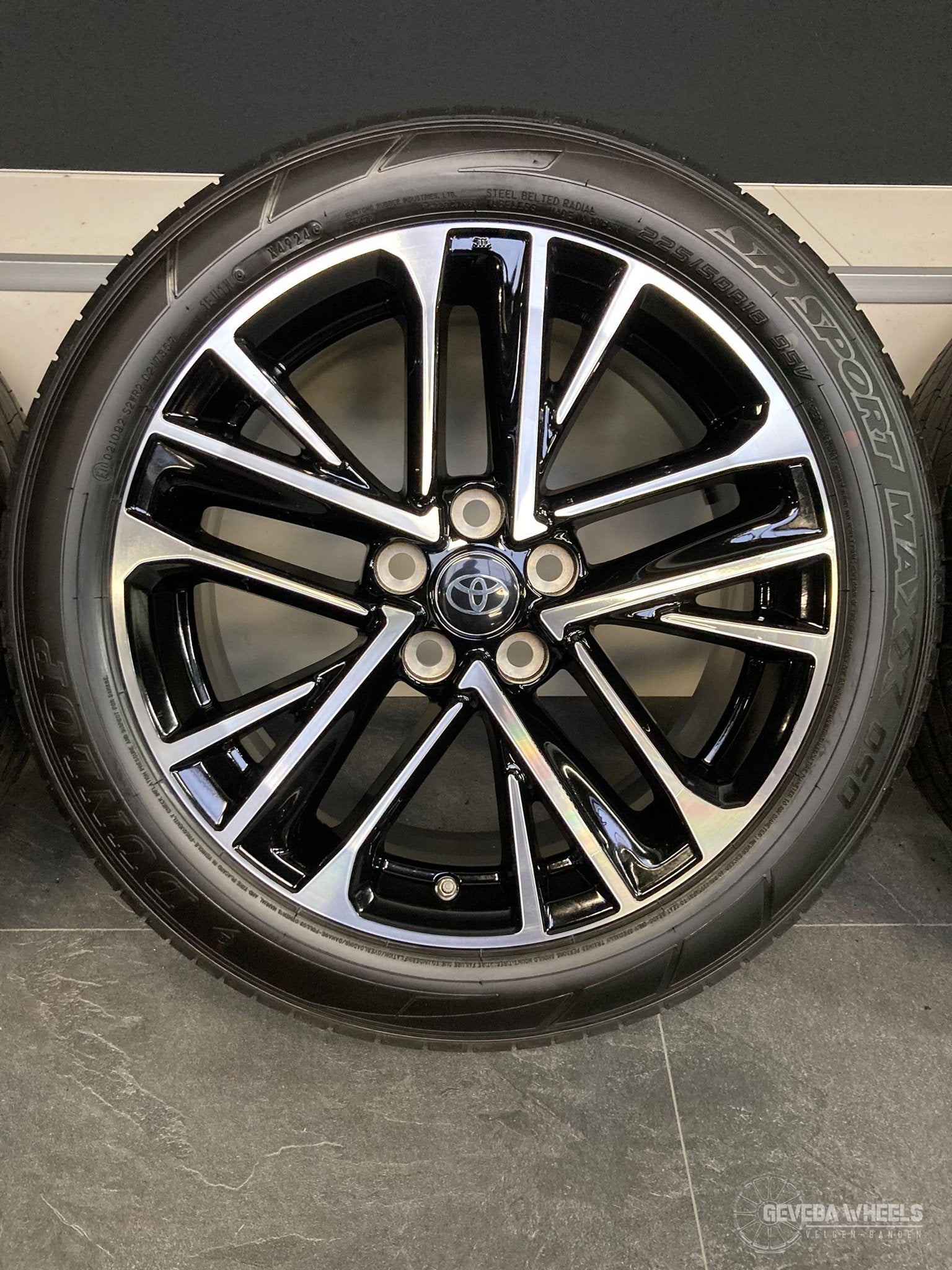 18” originele Toyota Corolla Cross velgen + banden 5x114.3, 18 inch, Gebruikt, -, -