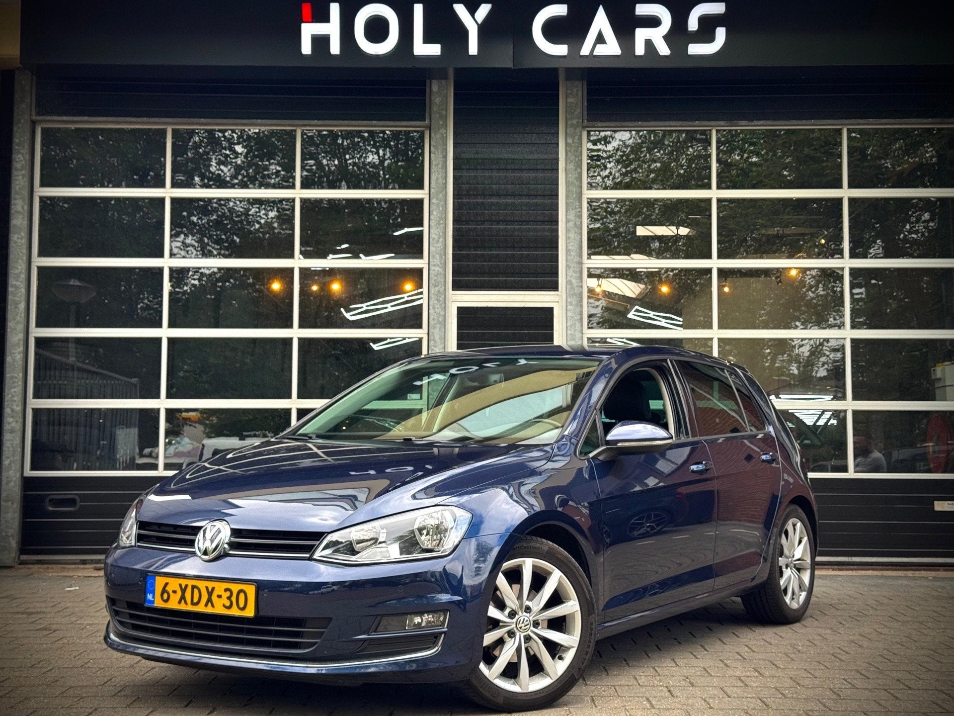Volkswagen Golf 1.2 TSI Highline | LED | LEER | NAVI | PDC |, Voorwielaandrijving, Euro 5, Gebruikt, 4 cilinders
