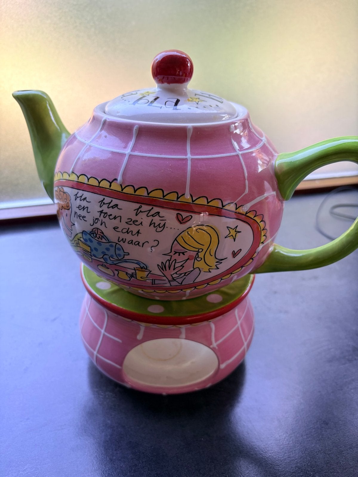 Blond Amsterdam theepot met theelichtje - 'Bla Bla' design, Gebruikt, Steen/keramiek, Meerkleurig, Ophalen
