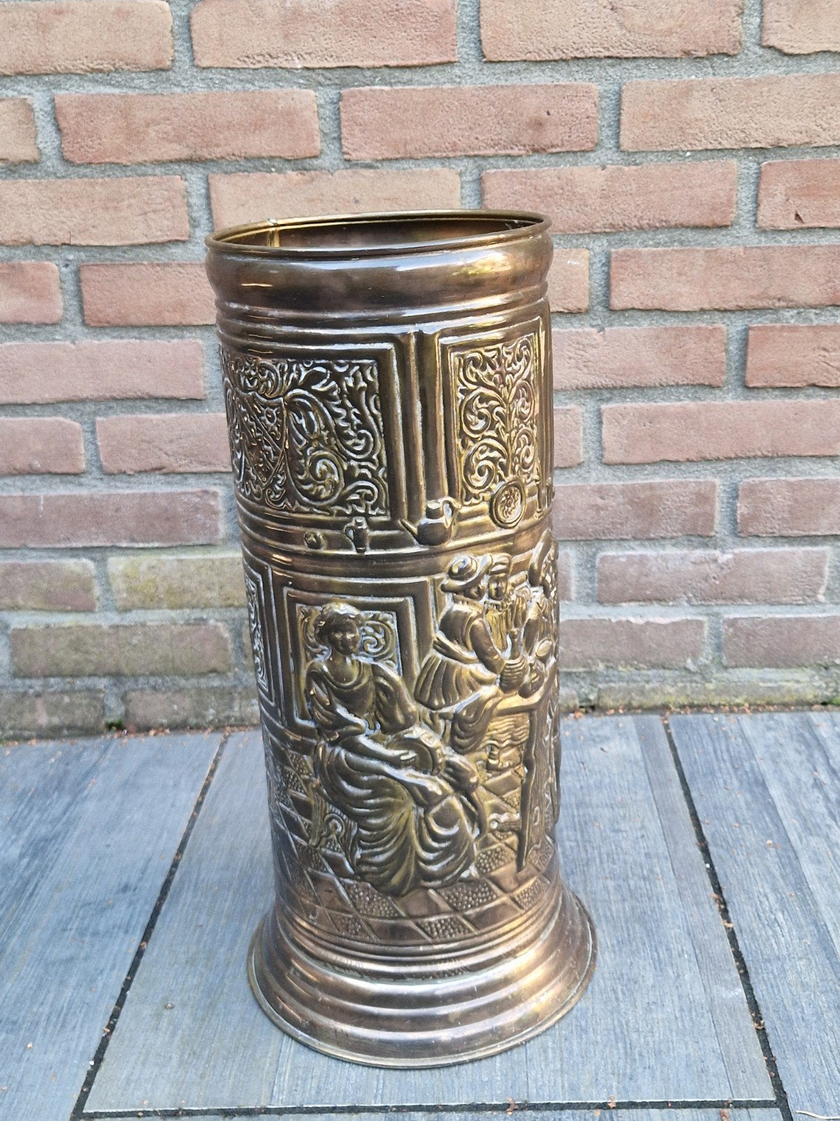 Antieke Paraplubak van messing met Reliëfdecoratie, Ophalen of Verzenden, Brons