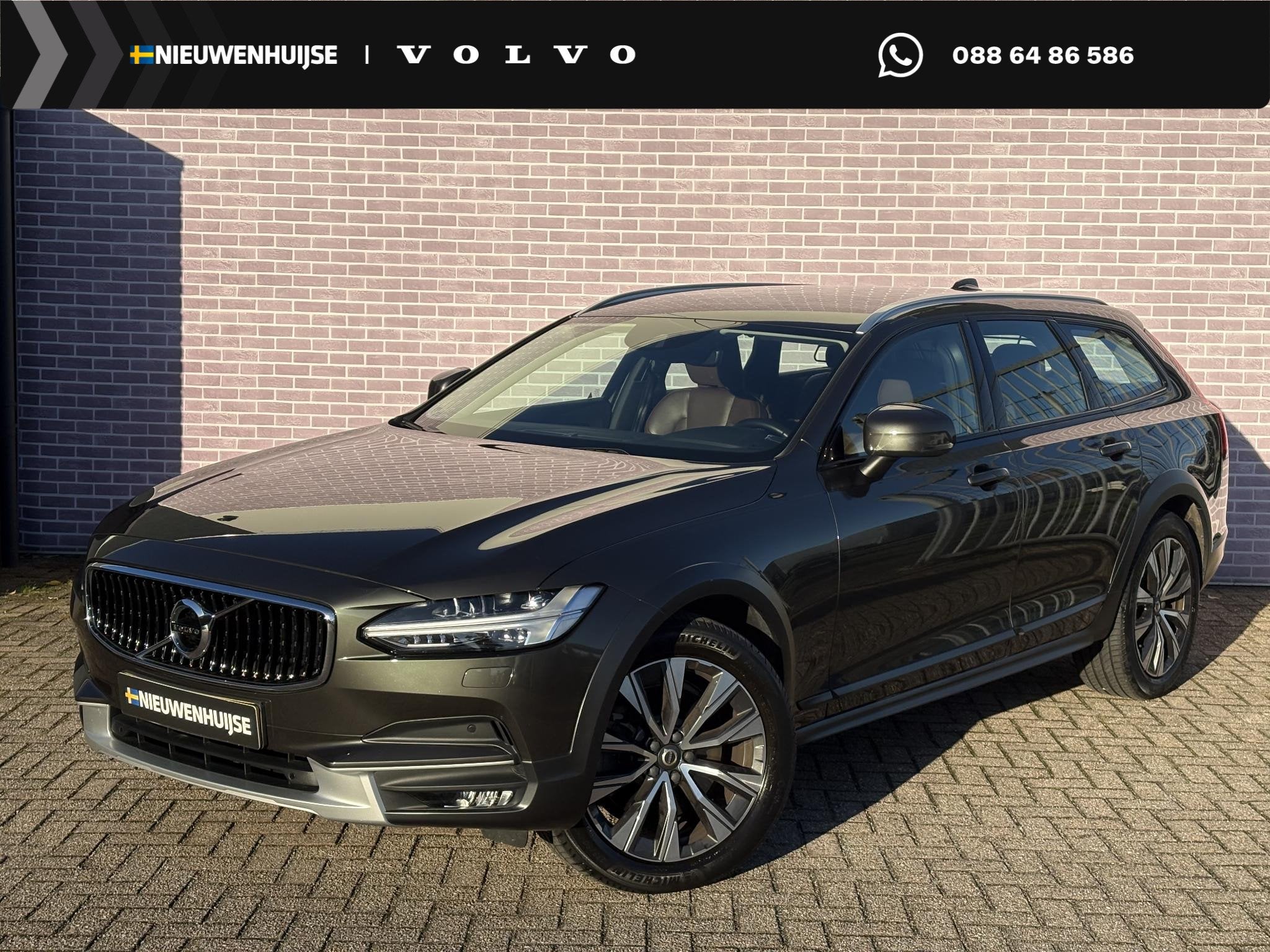 Volvo V90 Cross Country 2.0 T5 AWD Pro | Pine grey metallic, Automaat, 12 maanden, 1734 kg, Euro 6