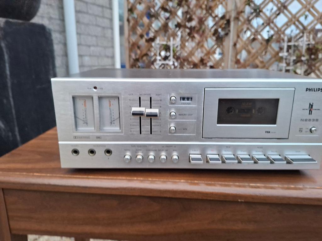 uitstekende cassettedeck philips n2538 uit 1978, Audio, Tv en Foto, Cassettedecks, Ophalen of Verzenden, Philips, Auto-reverse