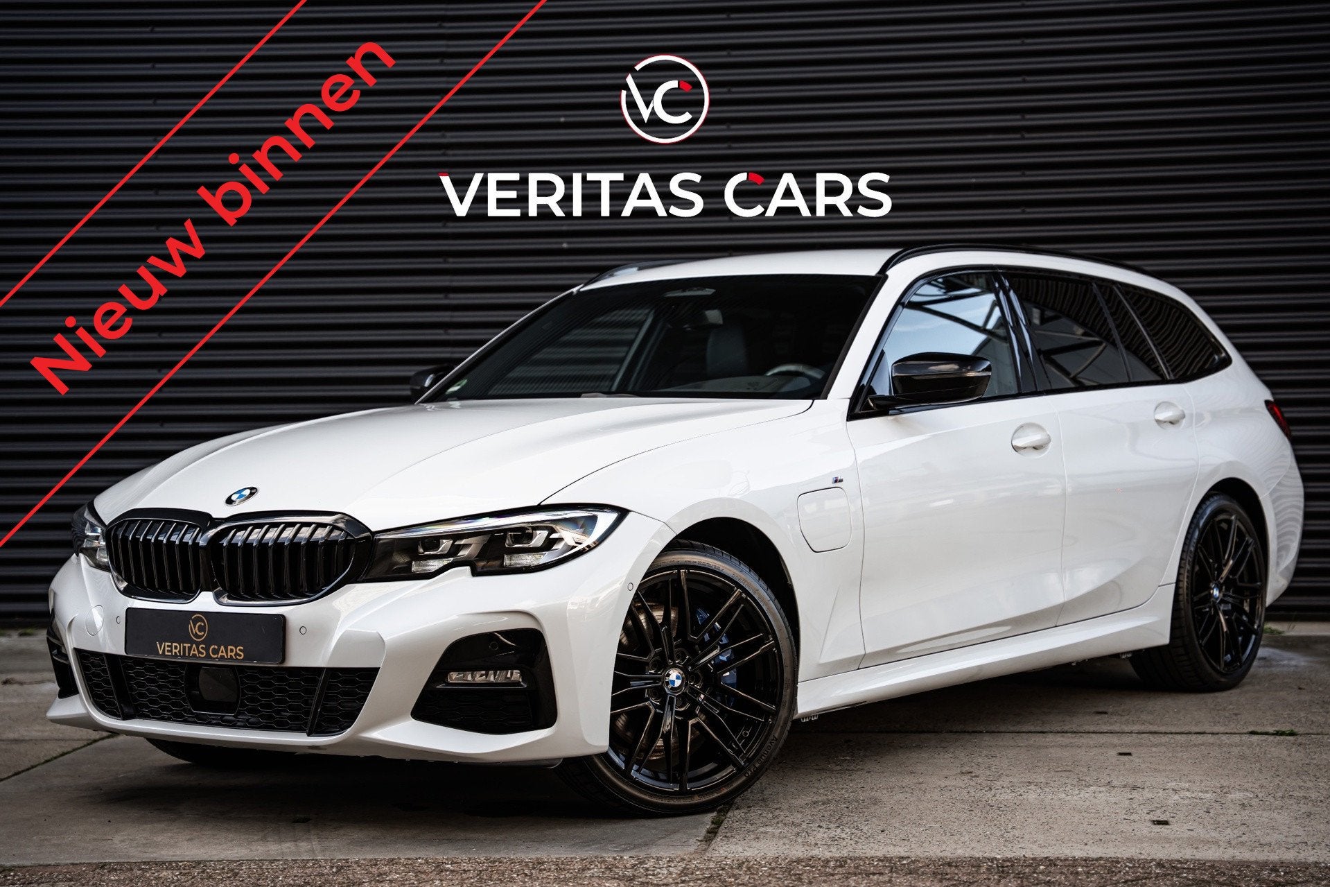 BMW 3-serie Touring 330e xDrive 292PK|BTW|Head-Up|Sfeer|Rijm, Euro 6, 4 cilinders, 1865 kg, Wit