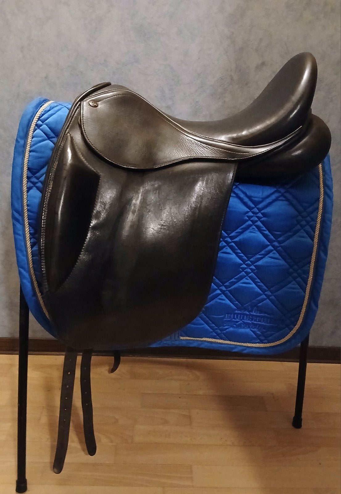 Mac rider la doma,albion revelation en Frank baines, Dieren en Toebehoren, Paarden en Pony's | Zadels, Ophalen, Dressuur