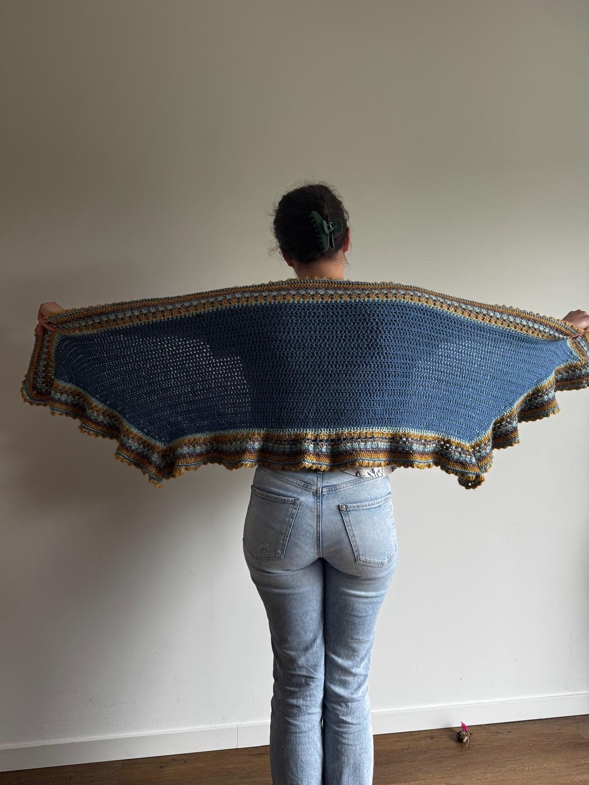 Gehaakte omslagdoek IJsvogel van LandLeven, Kleding | Dames, Ophalen of Verzenden, Nieuw, Maat 46/48 (XL) of groter, Sjaal