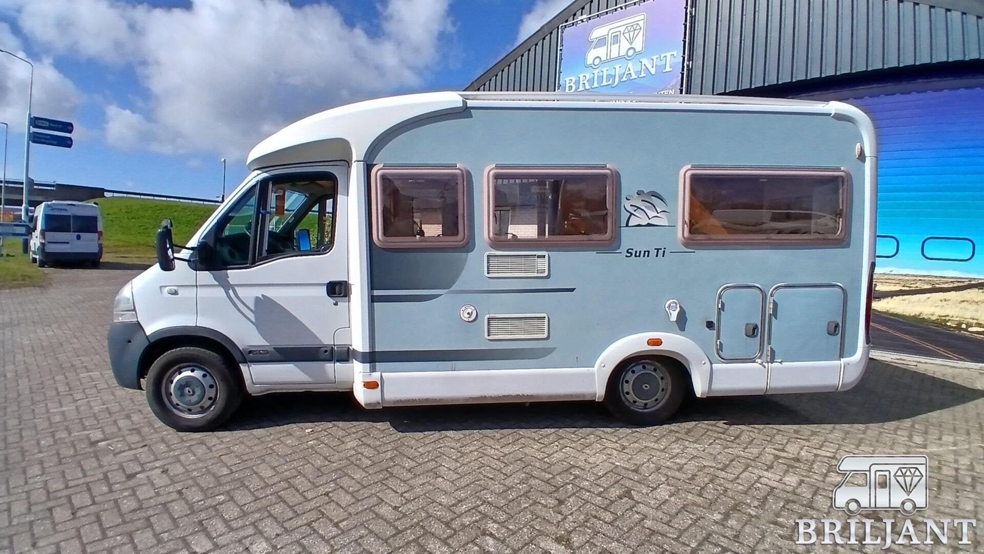Foto 6 van Knaus R06.. 2005 fransbed