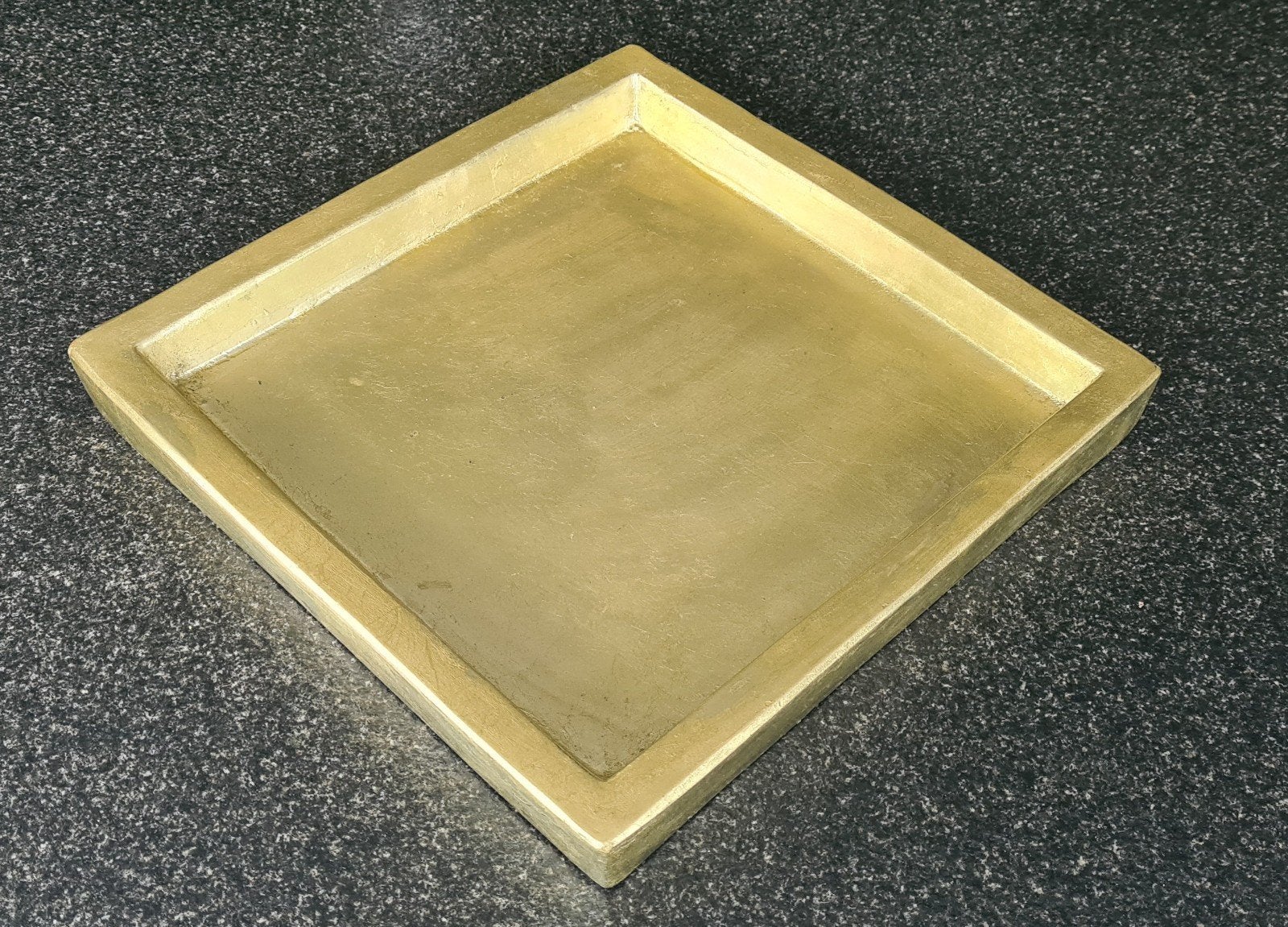 Goudkleurige schaal/plateau, Overige materialen, Gebruikt, Schaal, Vierkant
