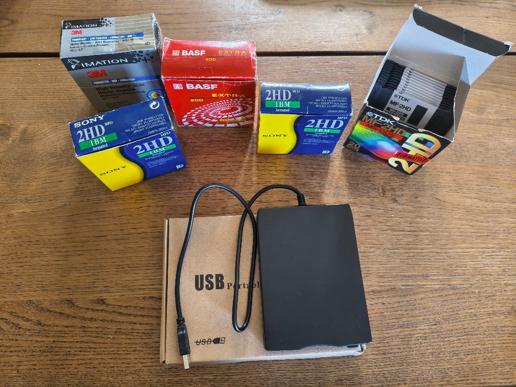 3,5 inch floppy diskettes (47 stuks), USB-diskettestation, Ophalen of Verzenden
