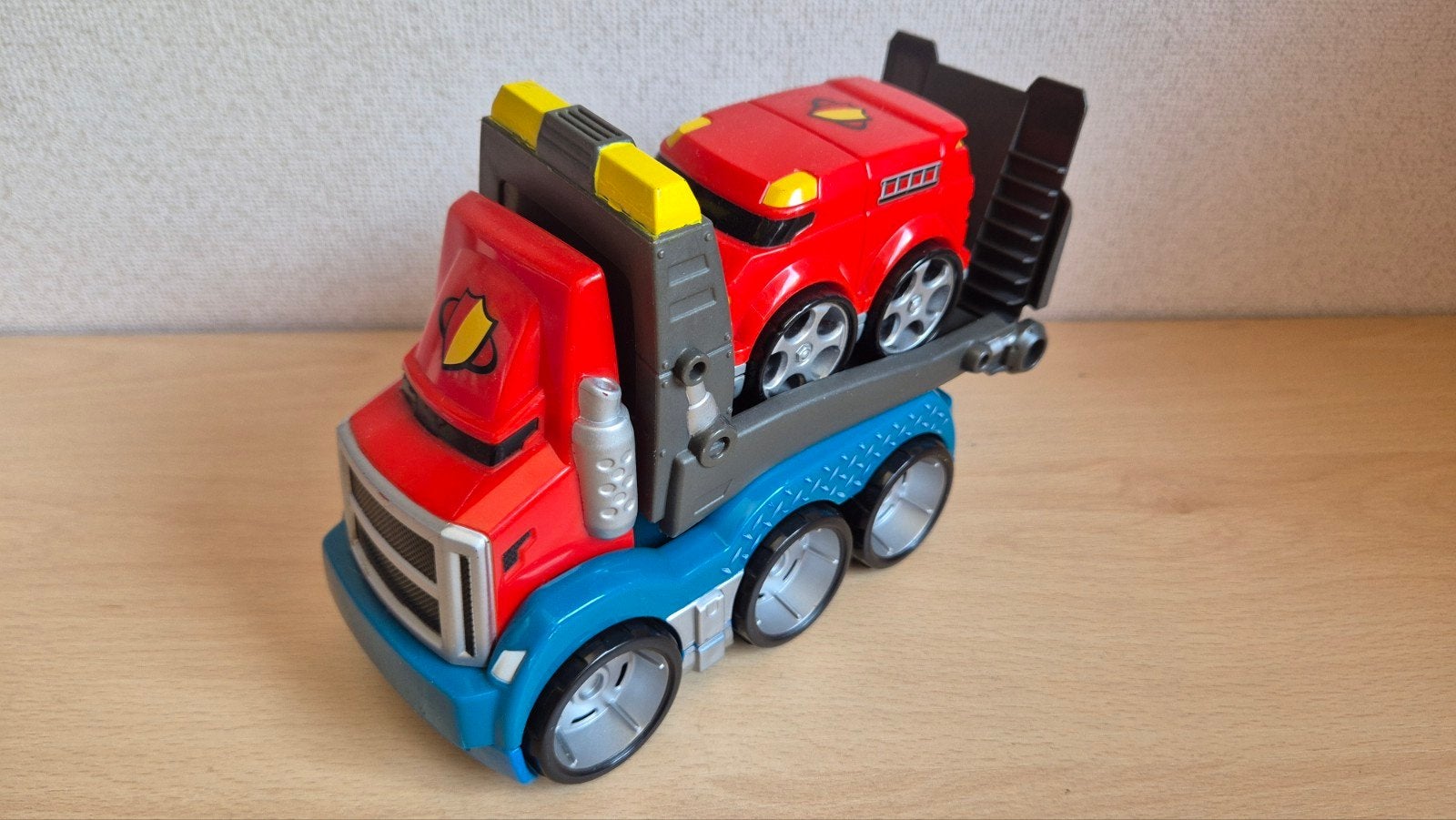 Megabloks  Vrachtwagen trailer met Auto grote noppen, Ophalen of Verzenden
