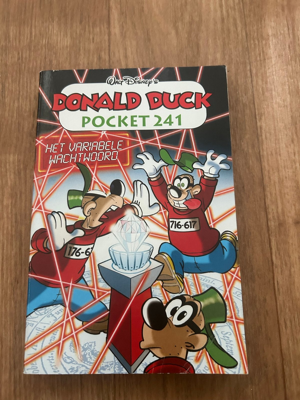 Donald Duck Pocket 241 - Het Variabele Wachtwoord, Eén stripboek, Ophalen of Verzenden, Gelezen