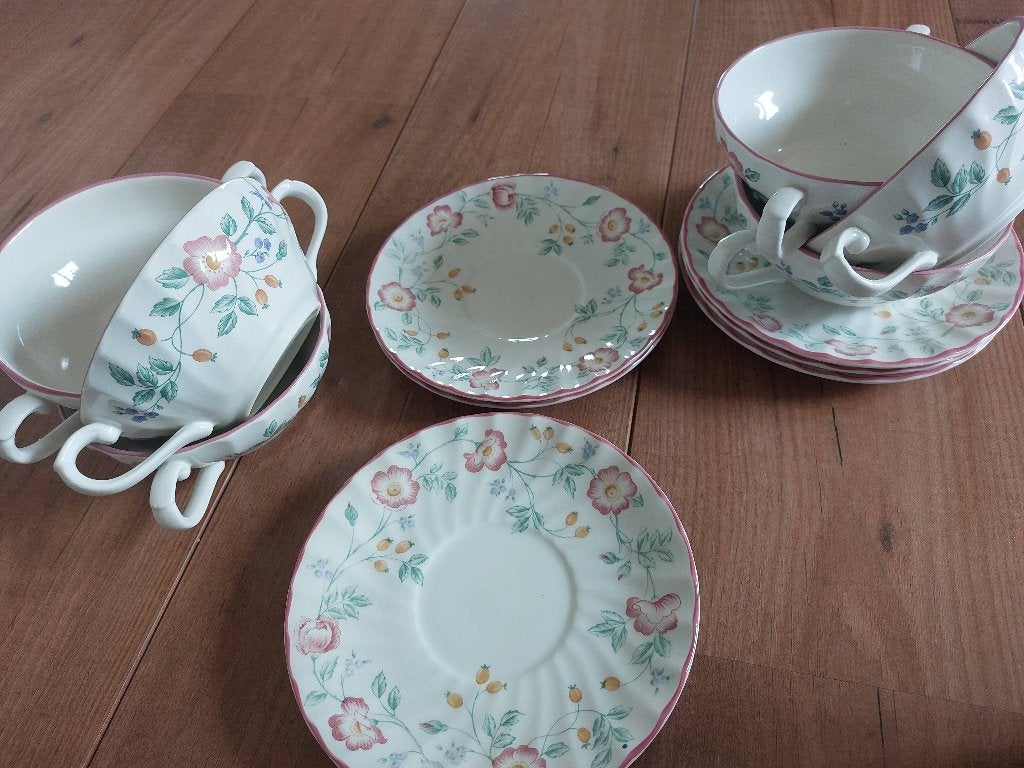 Vintage soepkom en schotel Churchill BriarRose 6x ongebruikt, Nieuw, Ophalen of Verzenden, Overige stijlen, Kop(pen) en/of Schotel(s)