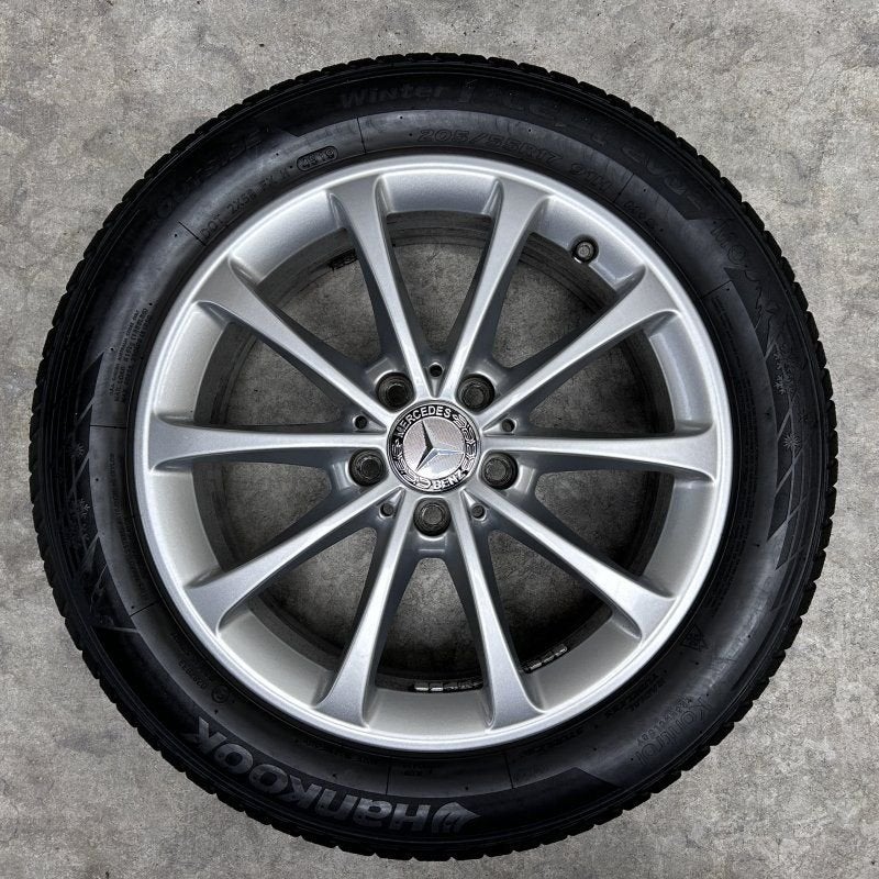 17 inch originele velgen + winterbanden MB A, B klasse CLA, Auto-onderdelen, Gebruikt, -, -, Banden en Velgen