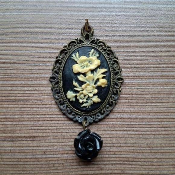 Vintage 'Camee' Hanger met Bloemen en Roosje, Sieraden, Tassen en Uiterlijk, Kettinghangers, Zo goed als nieuw, Overige materialen