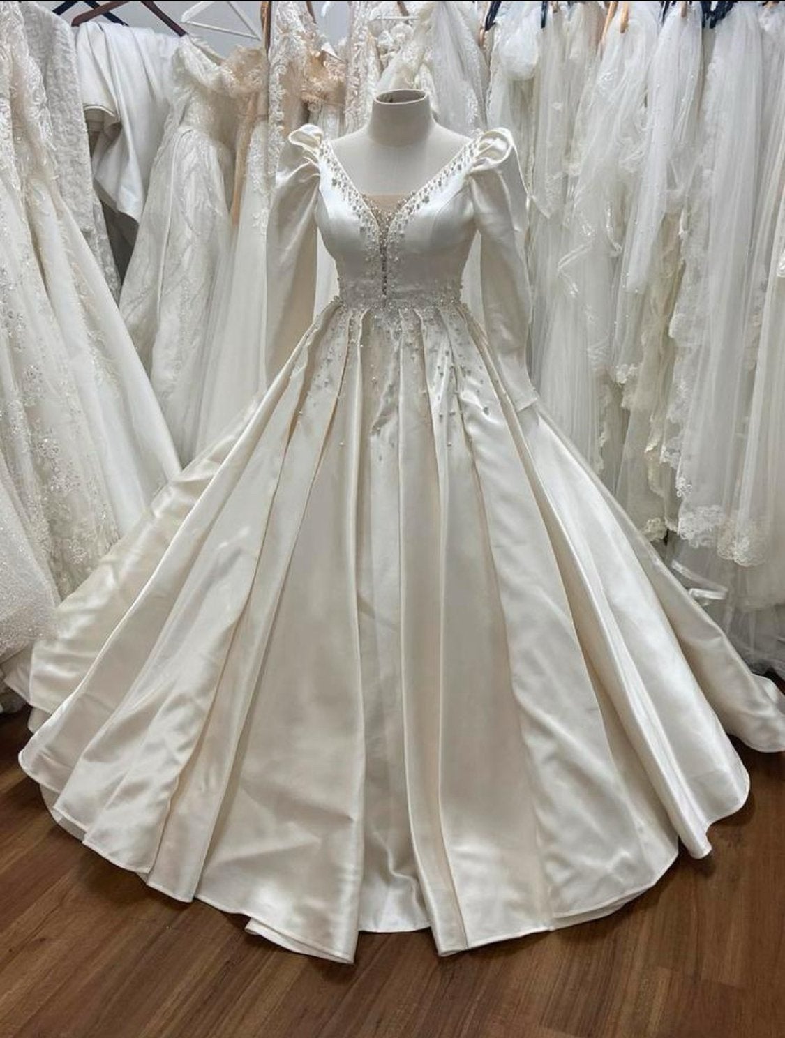 satijn. 38-40 maat bruidsjurk, Trouwjurk, Ozlem__bahadir@hotmail.com, Ophalen of Verzenden, Zo goed als nieuw