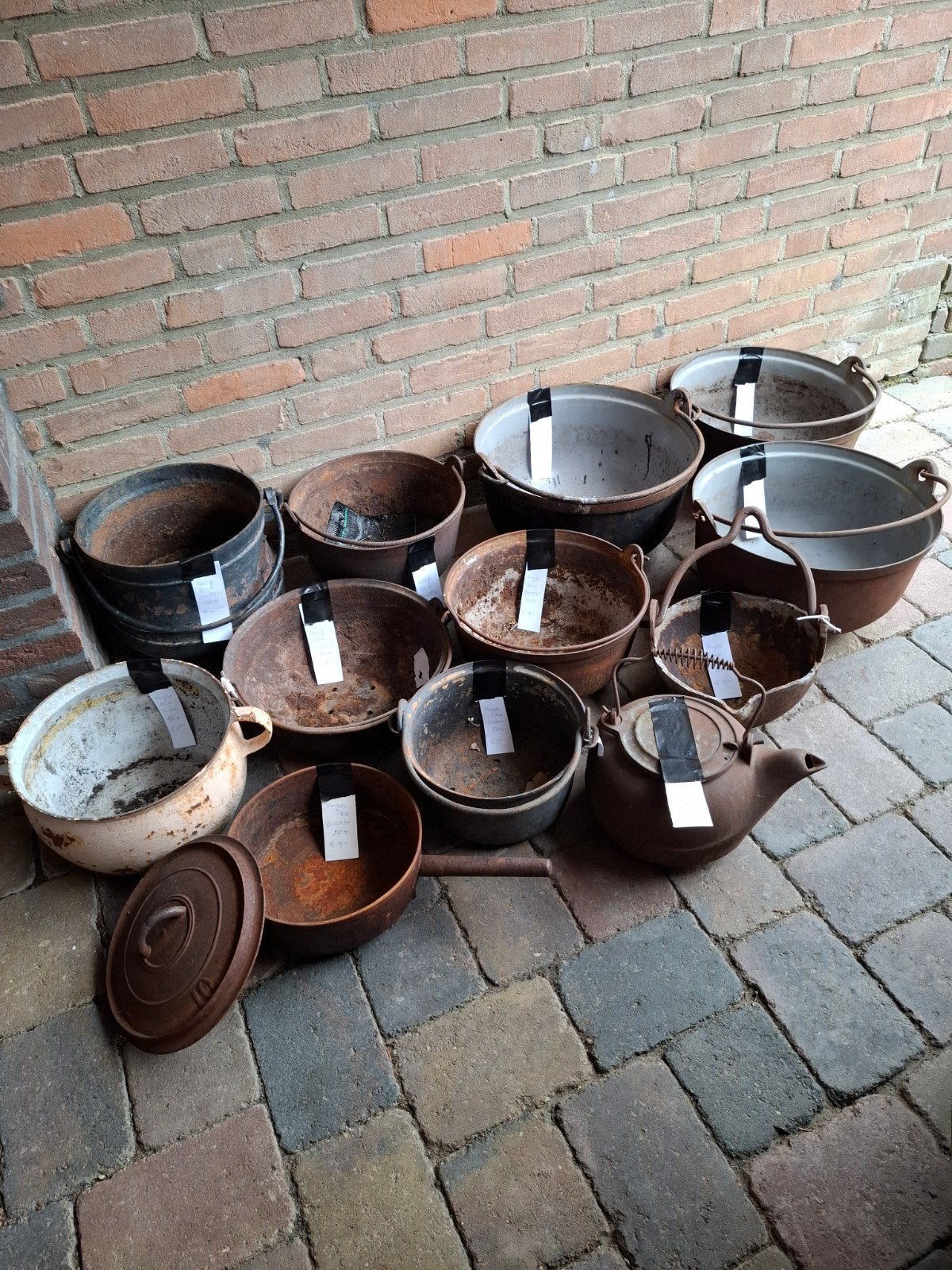 Diverse gietijzeren ketels alleen af te halen in Geleen, Tuin en Terras, Ophalen, Minder dan 30 cm, Rond, Metaal