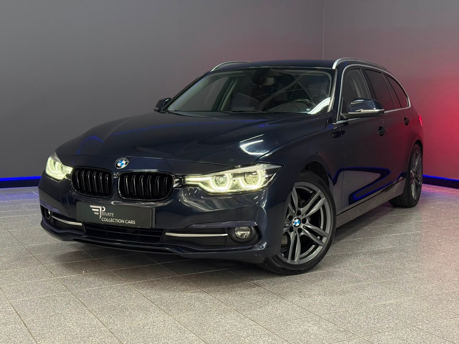 BMW 3 Serie Touring 320d EDE Corporate Lease Essential, Automaat, 745 kg, 4 cilinders, Blauw