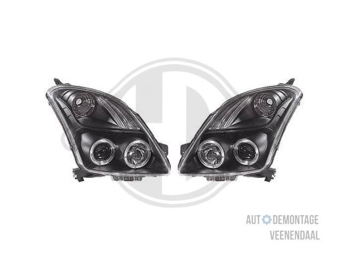 Koplampset links + rechts van een Suzuki Swift, -, -, Nieuw, Ophalen of Verzenden