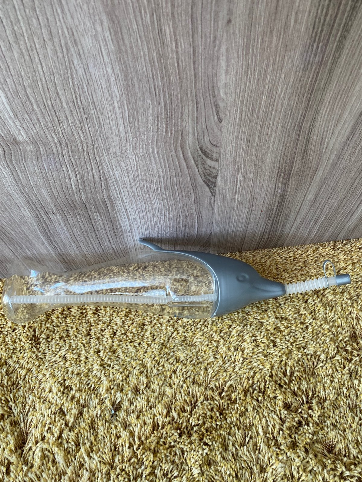 Plastic drinkfles met dolfijnen dop, Ophalen, Zo goed als nieuw