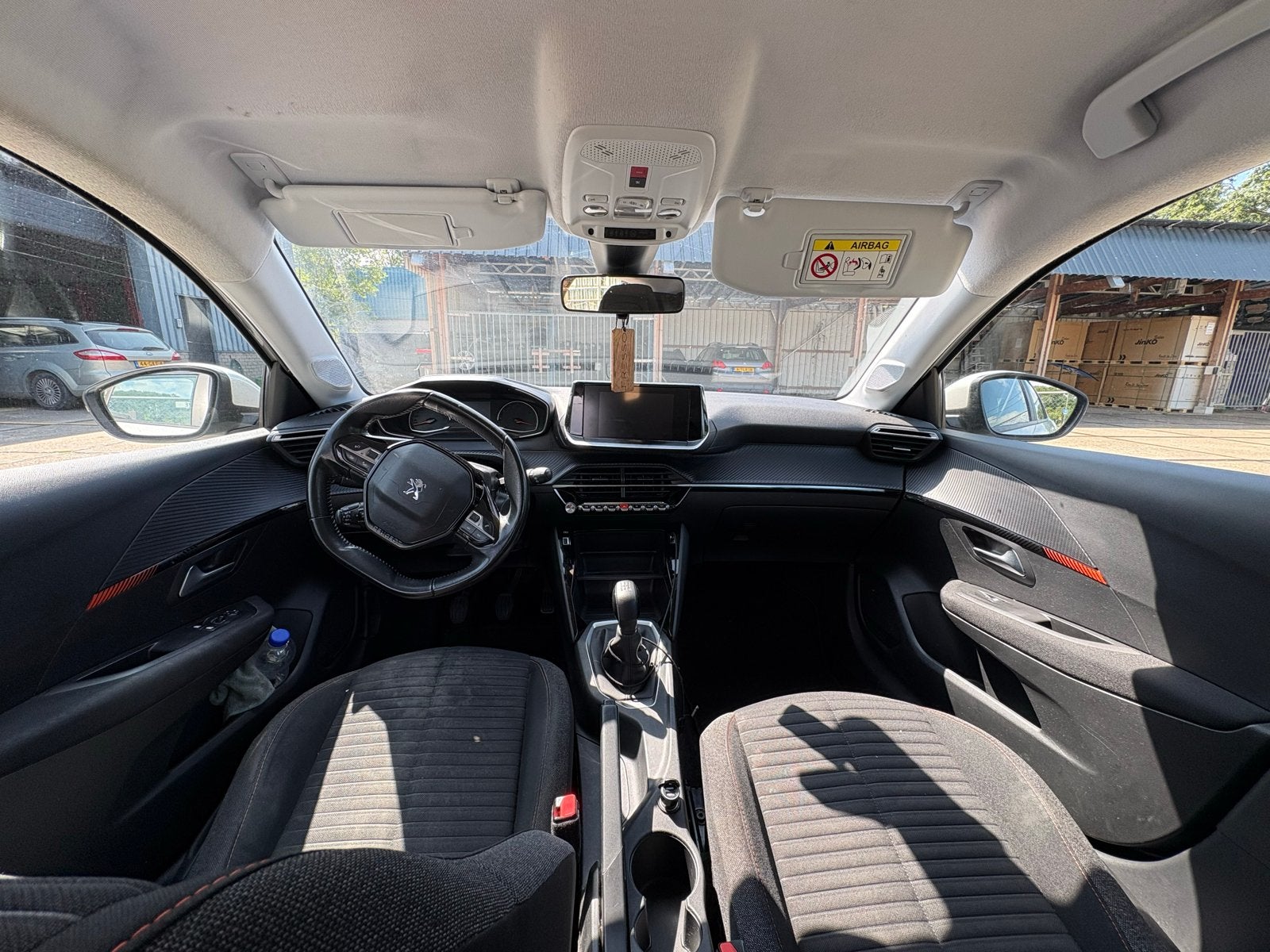 Peugeot 208 1.2 Puretech 75pk 2020 Wit, Auto's, Voorwielaandrijving, 1199 cc, Wit, Origineel Nederlands