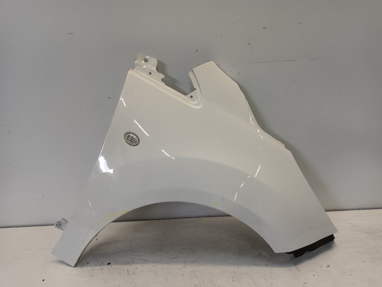 Spatbord rechts voor Ford Ka, Auto-onderdelen, Onderdelen@venauto.nl, Van der Ven Autorecycling B.V., Gebruikt, Ettenseweg 76, 4706 PB Roosendaal, The Netherlands