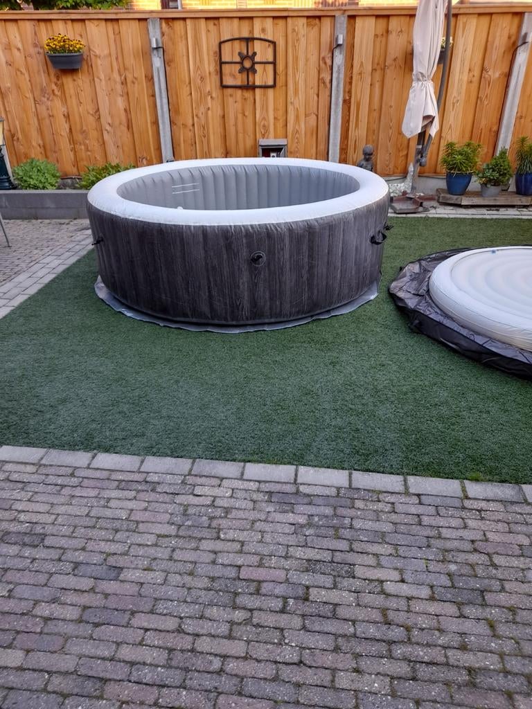 Te koop, Jacuzzi INTEX, Ophalen, Zo goed als nieuw