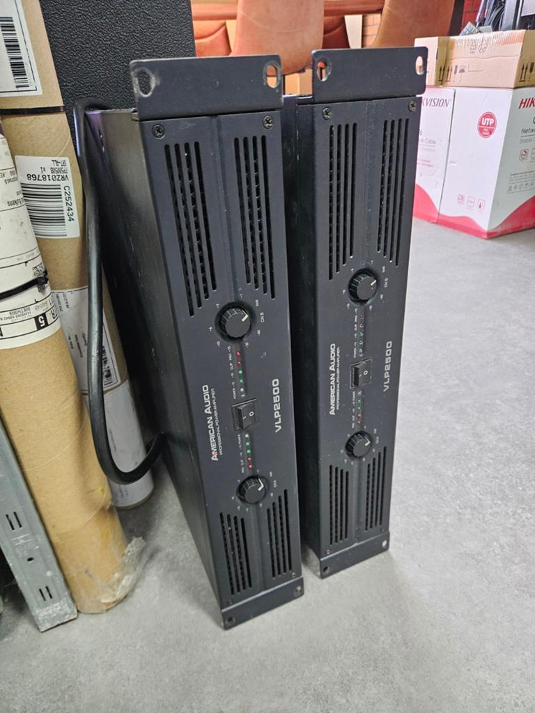 American Audio Versterker VLP 2500, 2 stuks te koop, Audio, Tv en Foto, Versterkers en Receivers, 120 watt of meer, Ophalen, Overige merken