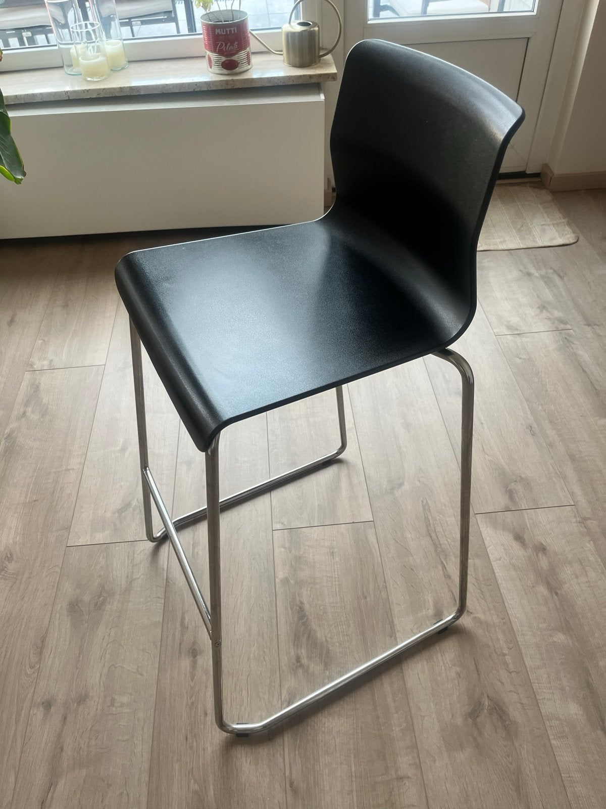 Set van 2 zwarte barkrukken, Huis en Inrichting, Barkrukken, Ophalen, Kunststof, Met voetsteun, 60 tot 90 cm