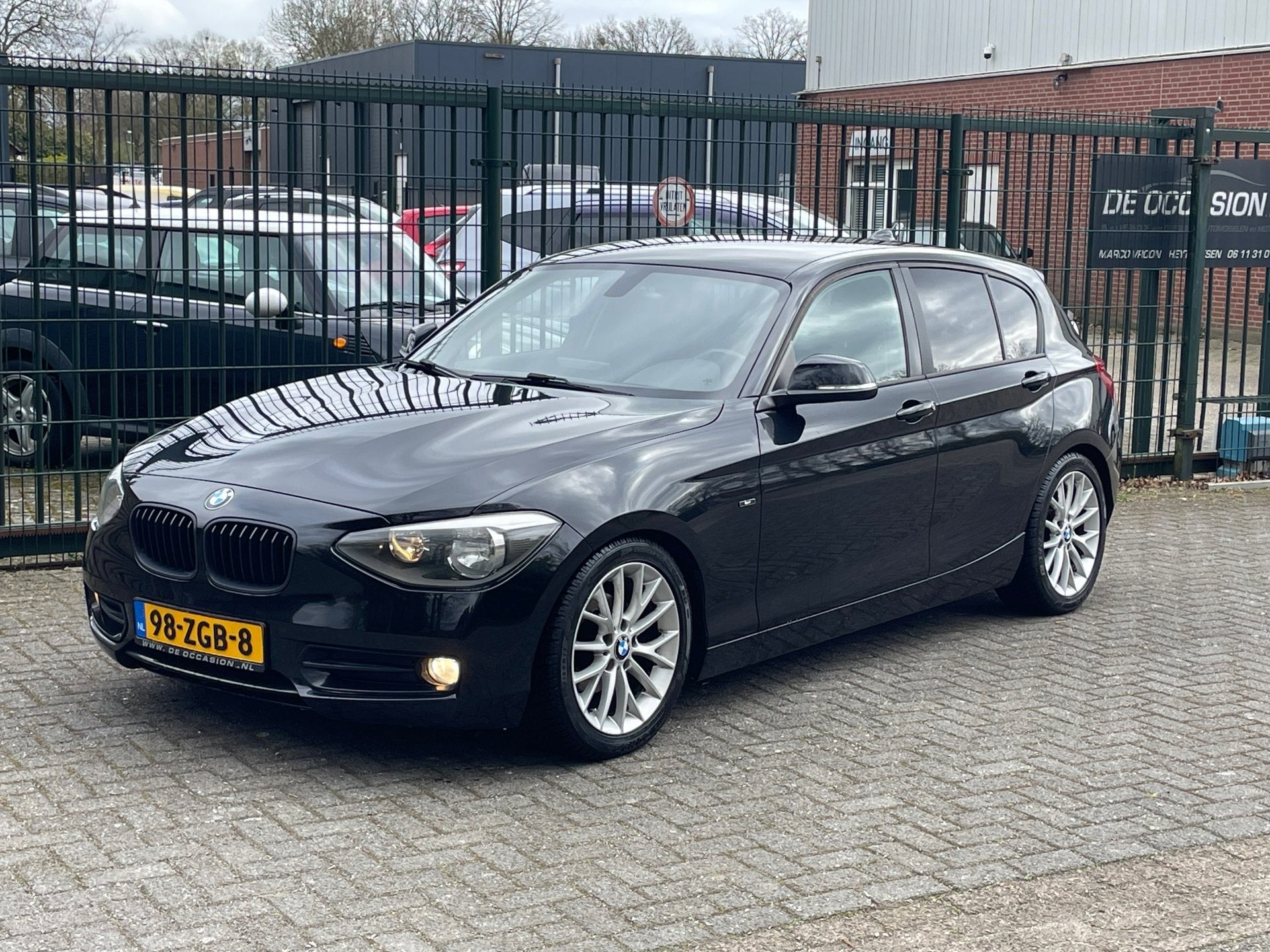 BMW 1-serie 116i Sport Line+, Navi, 5 deurs 97.000km, 1-Serie, Euro 5, Zwart, 4 cilinders