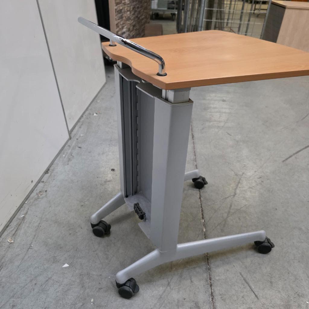 nette verrijdbare ihv laptoptafel beamertafel spreektafel, Huis en Inrichting, Tafels | Bijzettafels, Ophalen, Gebruikt, 75 cm of meer
