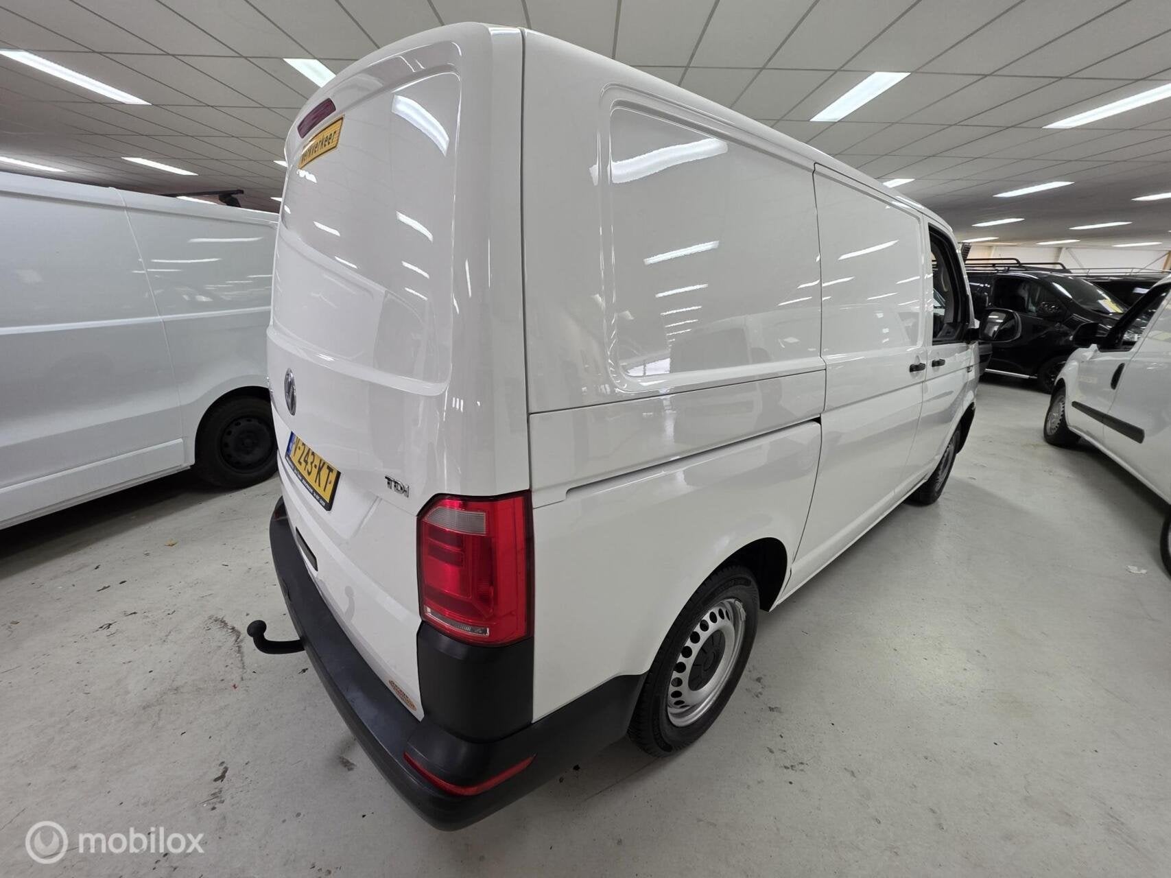 Volkswagen Transporter 2.0 TDI L1H1 Airco Cruise Navi!, Gebruikt, Euro 6, 4 cilinders, Volkswagen