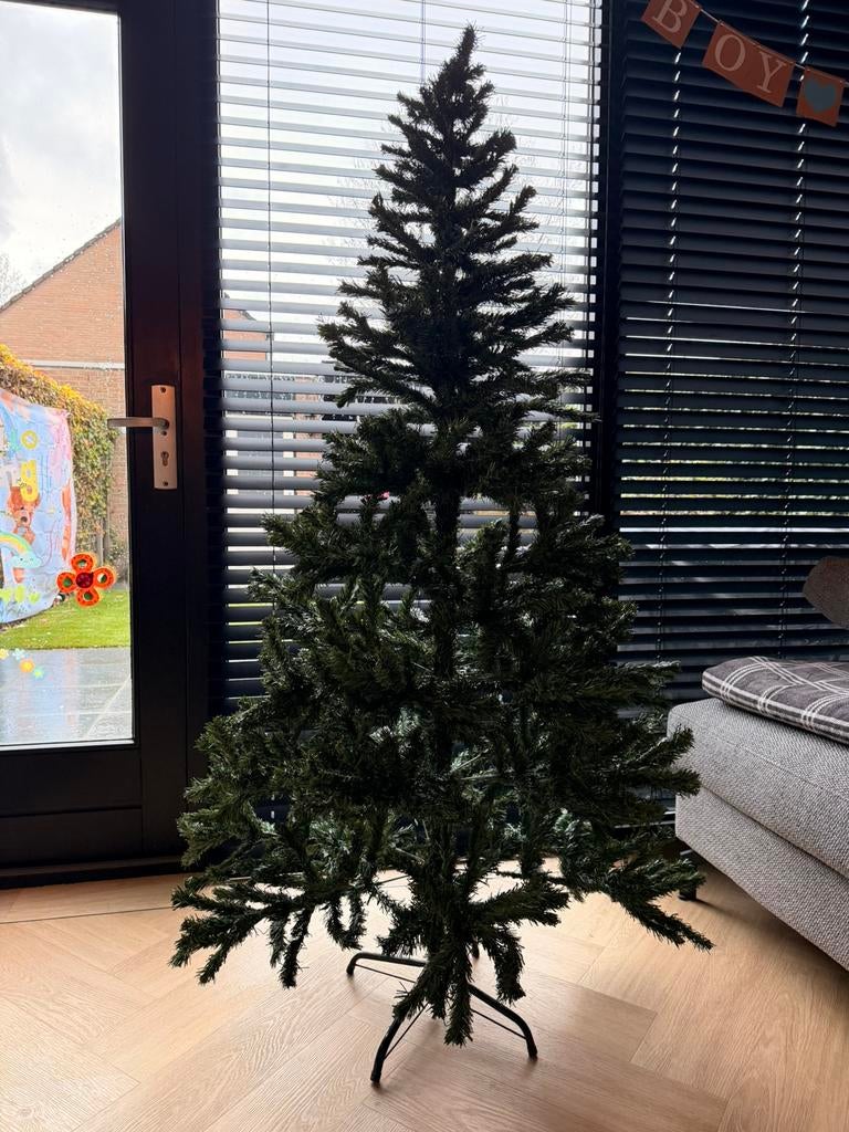 Kunstkerstboom 180cm hoog met metalen voet., Ophalen of Verzenden, Zo goed als nieuw