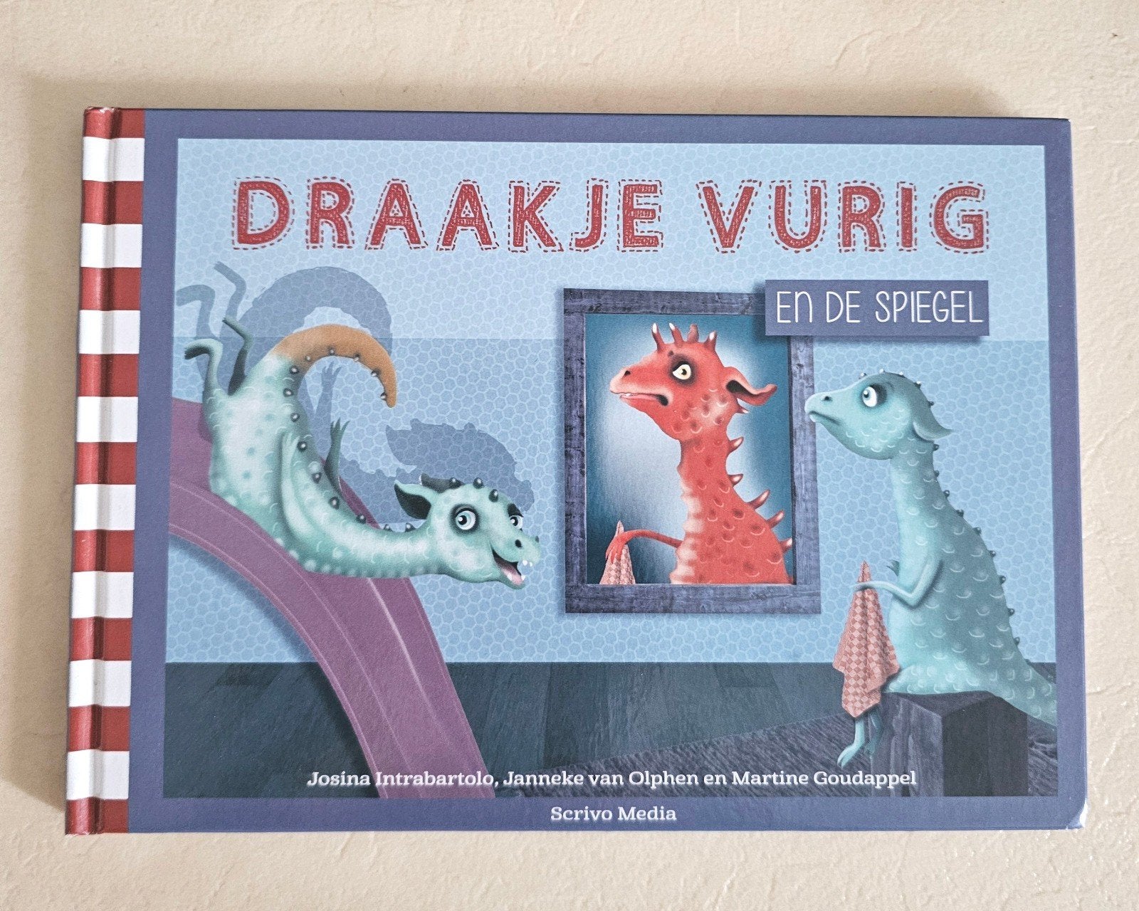 Draakje vurig en de spiegel Josina Intrabartolo, Boeken, Kinderboeken | Jeugd | onder 10 jaar, Ophalen of Verzenden, Zo goed als nieuw