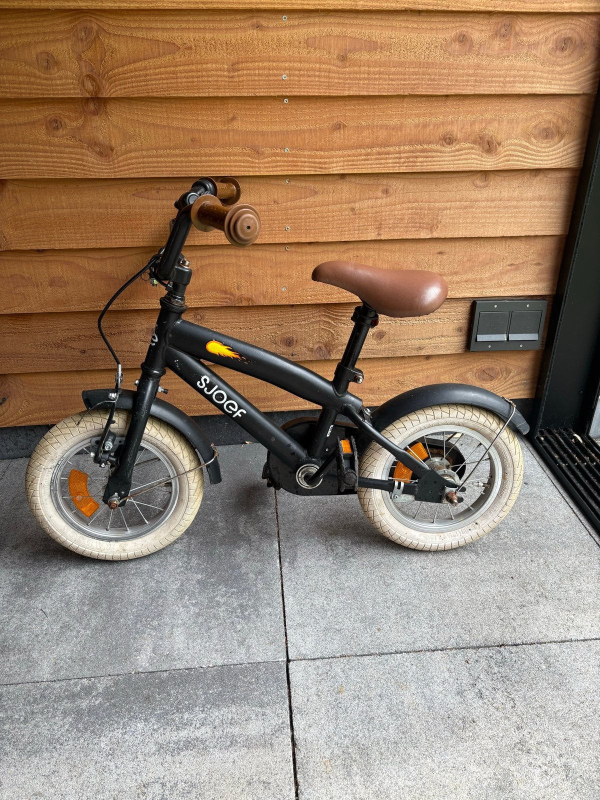 Sjoef kinderfiets - Zwart, 12 inch, Ophalen, Gebruikt, Terugtraprem, Minder dan 16 inch