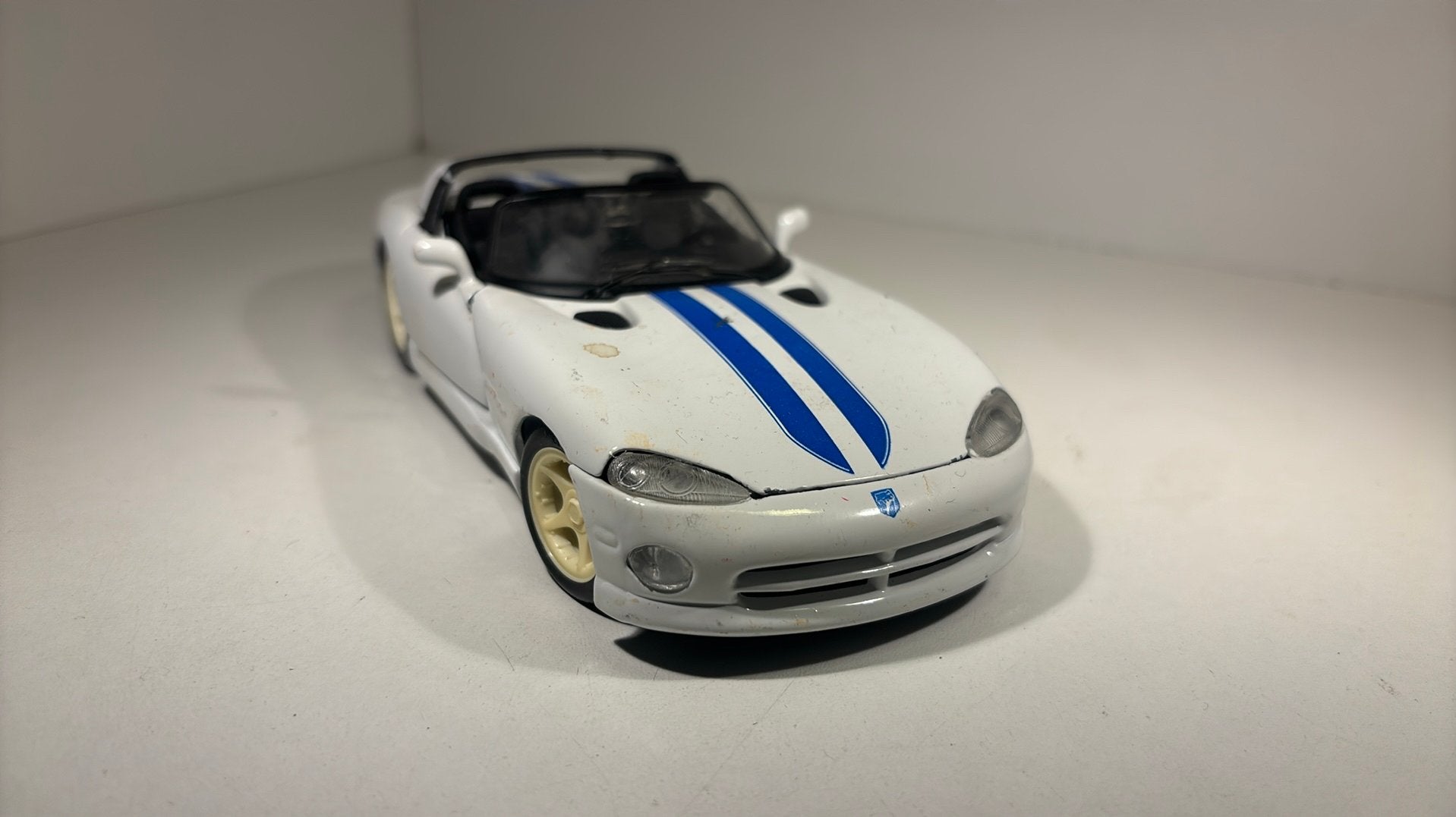 Dodge viper rt/10 maisto 1.24, Hobby en Vrije tijd, Modelauto's | 1:24, Maisto, Ophalen of Verzenden, A, A