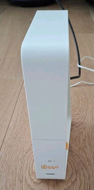 Ziggo Connectbox Router met modem en kabels, Ophalen of Verzenden, Gebruikt, Router met modem, Ziggo