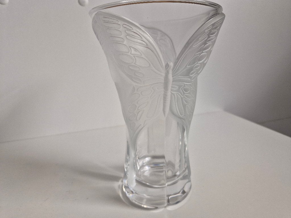 Crystal d'Arques - Vintage vaas met gematteerde vlinders., Ophalen of Verzenden