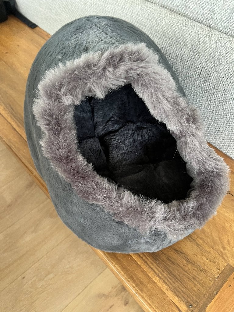 Kattenhol / kattenmand grijs pluche – gesloten iglo model, Dieren en Toebehoren, Katten-accessoires, Ophalen, Nieuw