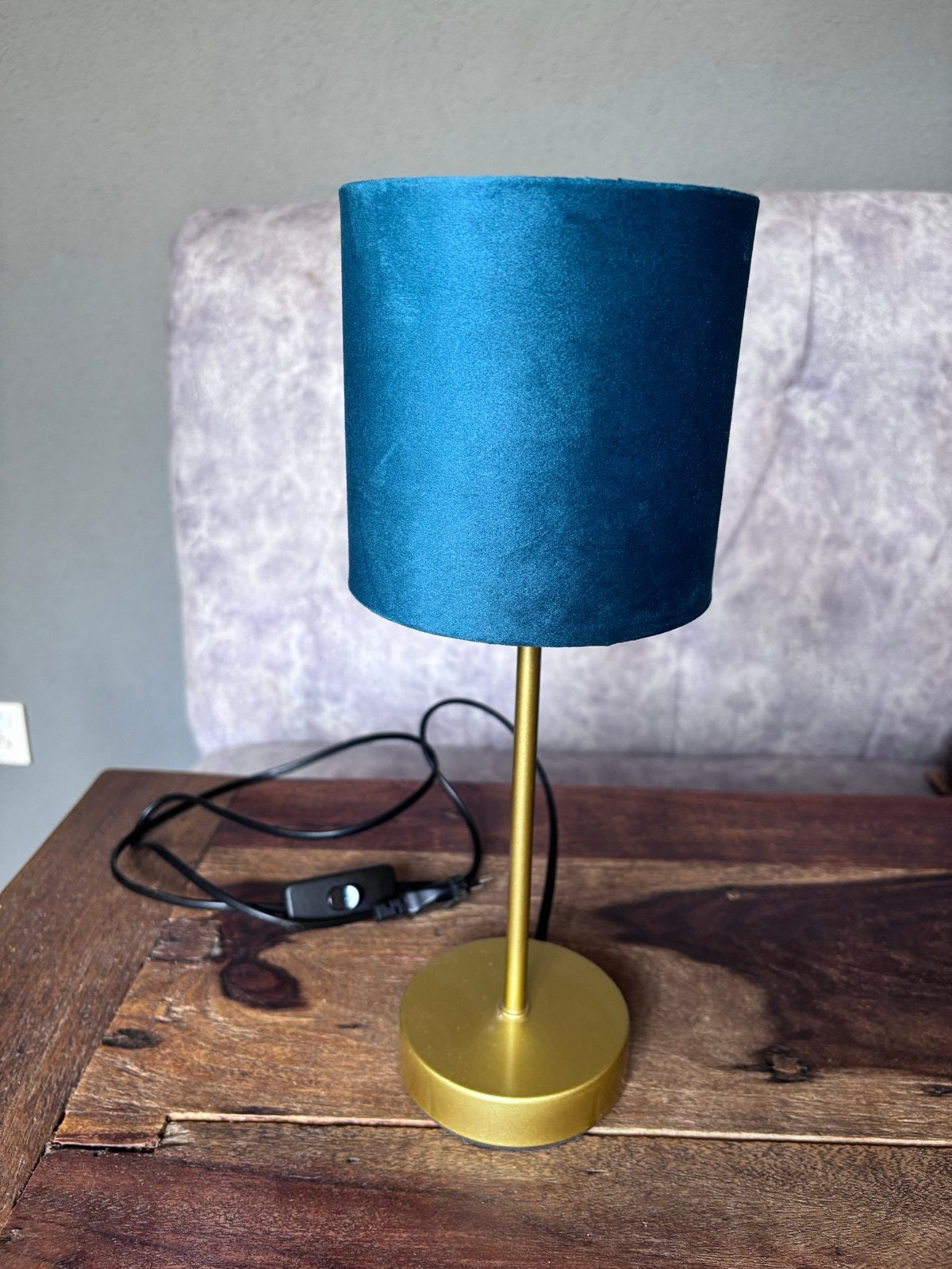 Stijlvolle Tafel/Nachtlampje met Gouden Voet en Petrol Kap, Overige merken, Meerkleurig, Ophalen of Verzenden, Zo goed als nieuw