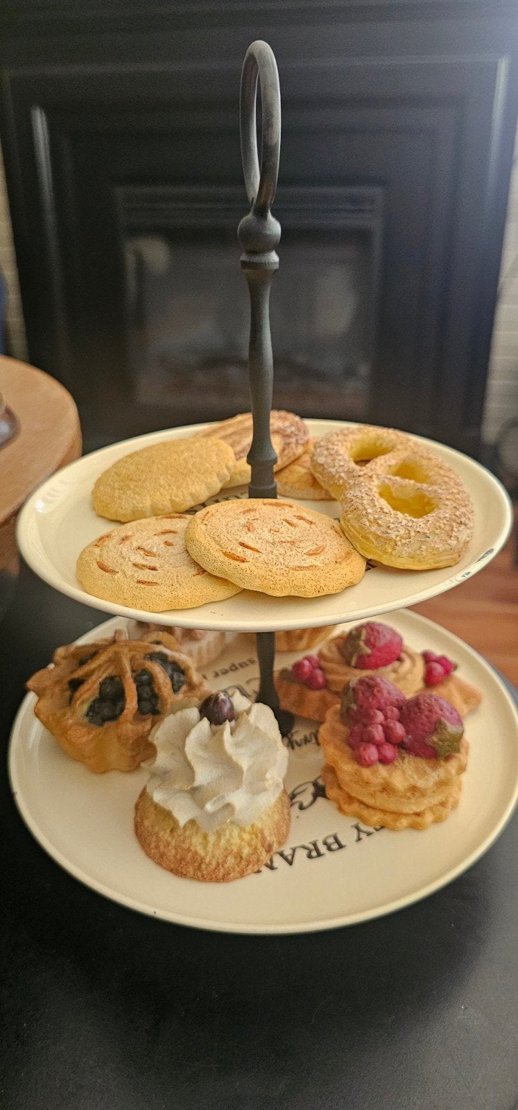 Vintage decoratieve petit fours op etagere, Ophalen of Verzenden, Zo goed als nieuw