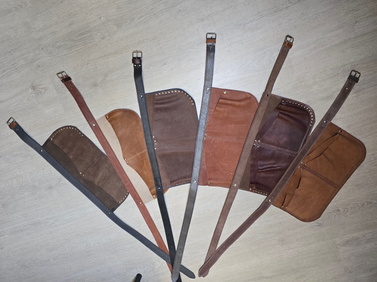 SPIJKERSCHORT/SPIJKERZAK MET BREDE RIEM VANAF 24,00, Ophalen of Verzenden, Nieuw