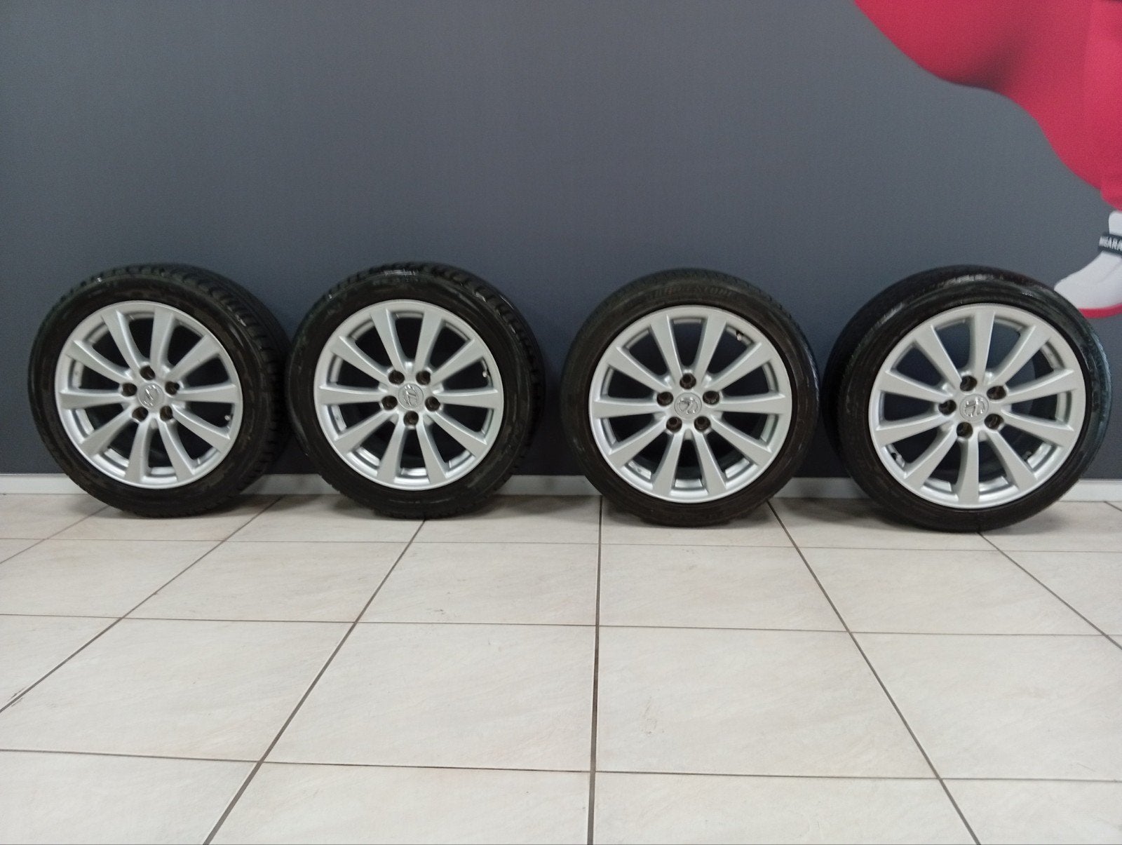 Lexus 17 inch lichtmetalen velgen met Bridgestone banden – 8, Auto-onderdelen, Gebruikt, 17 inch, Ophalen of Verzenden, All Season